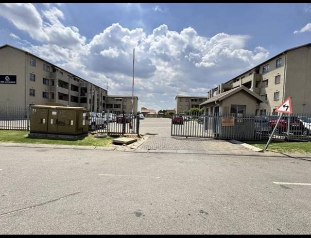 2 BEDROOM APARTMENT FOR SALE IN FLEURHOF